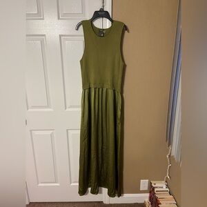 Taylor Olive Green Maxi Dress💚